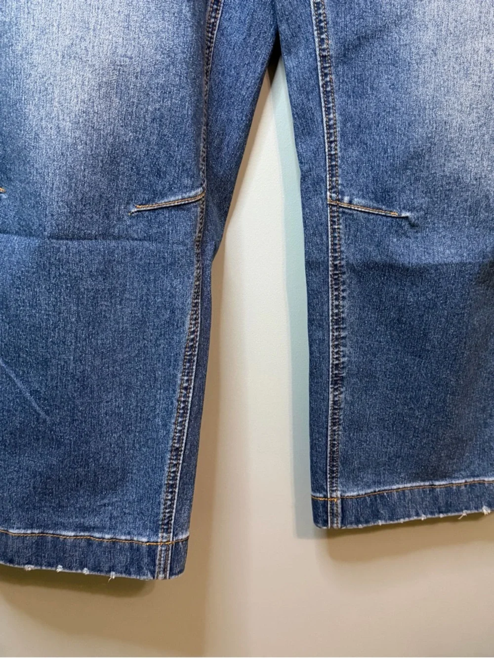 Flamingals NWT 3XL Medium Wash Cropped Stretch Jeans. 38 X 26